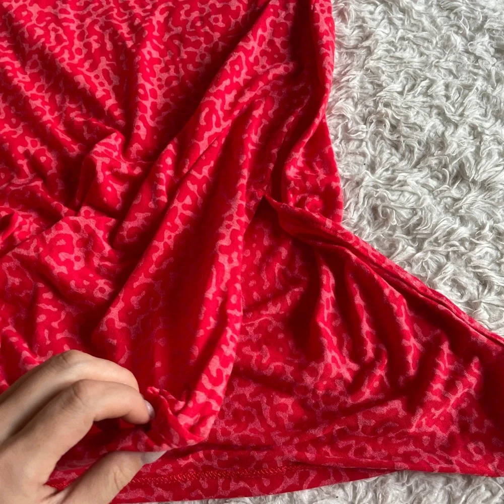 Nike Red leopard print work out shirt - Picture 5 of 5